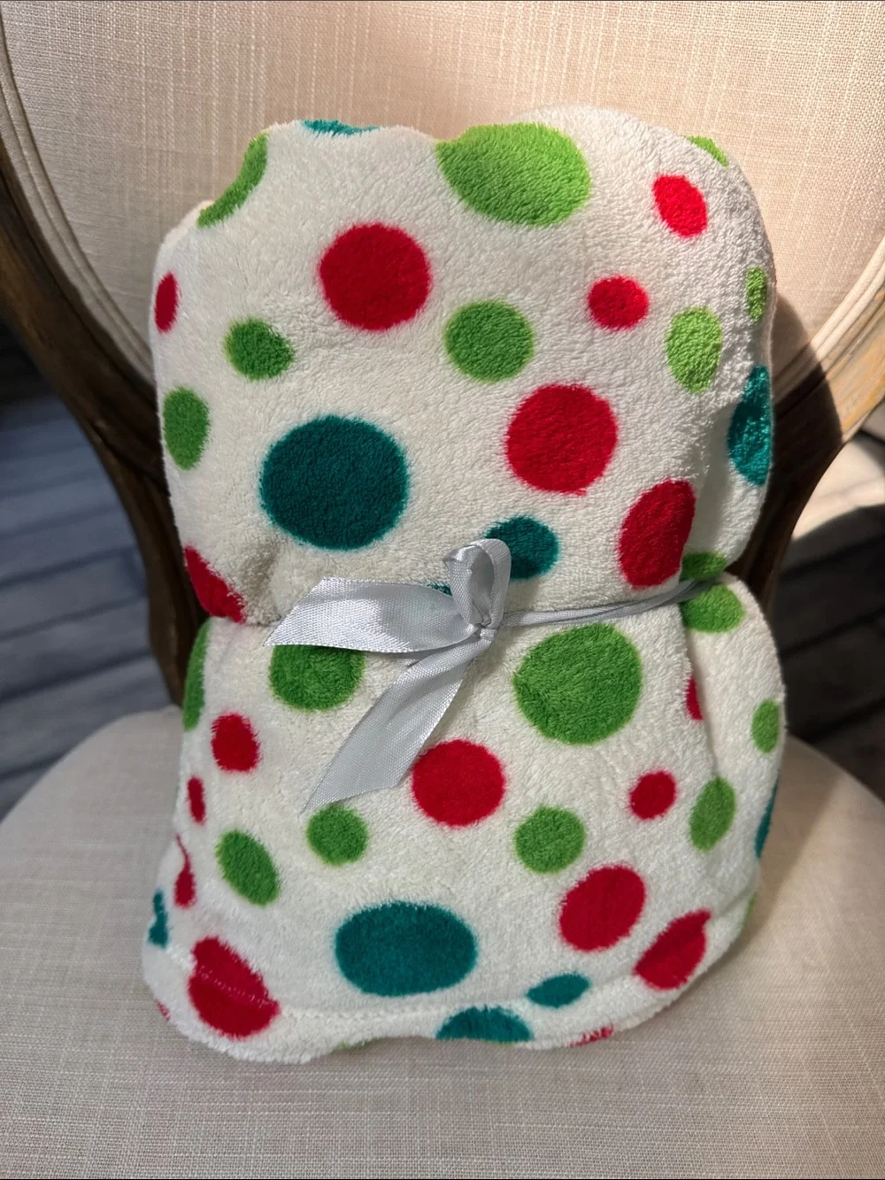 Small Throw Blanket Plush Polka Dot throw Blanket for kids or pets